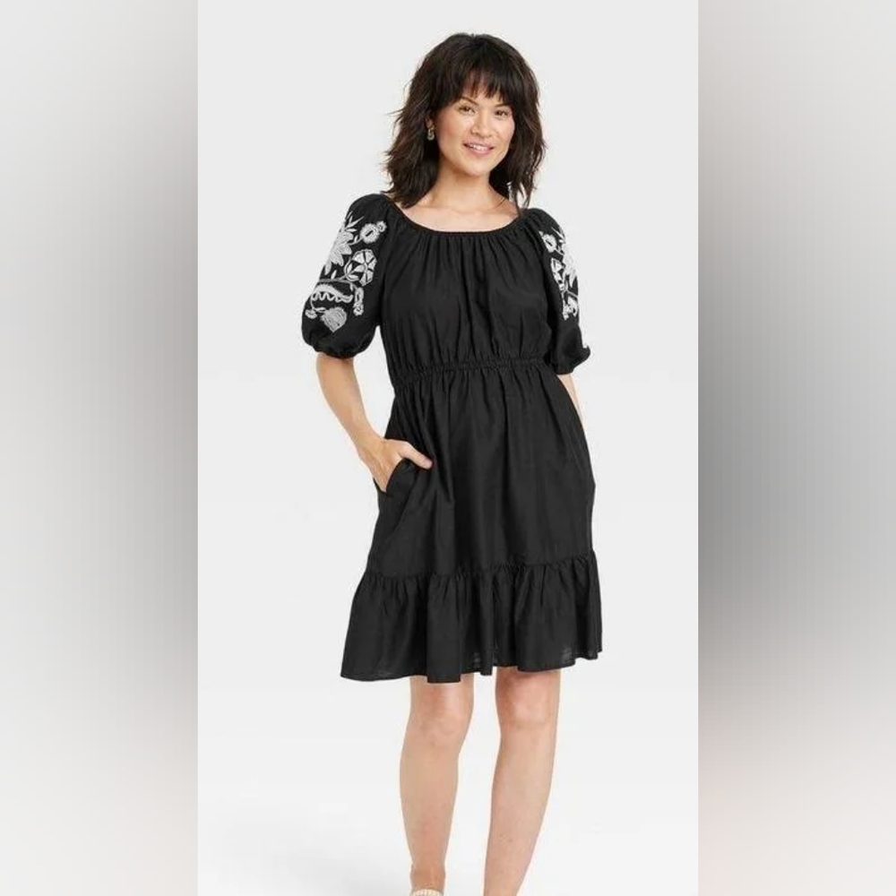 Nwt Knox Rose Dress - Embroidery on Sleeves - Size Small